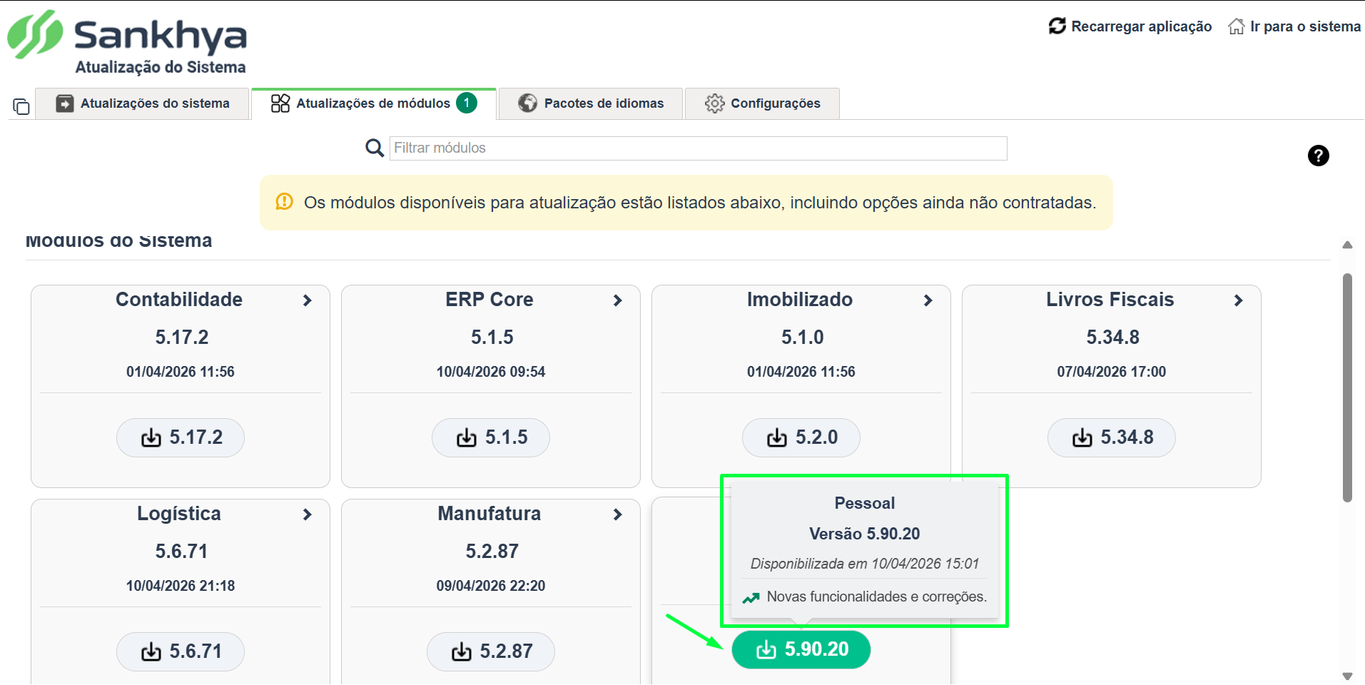 Tooltip sobre o botão de versão 5.90.20 do módulo Pessoal, exibindo a data de disponibilização e a descrição "Novas funcionalidades e correções", indicado por uma seta verde.