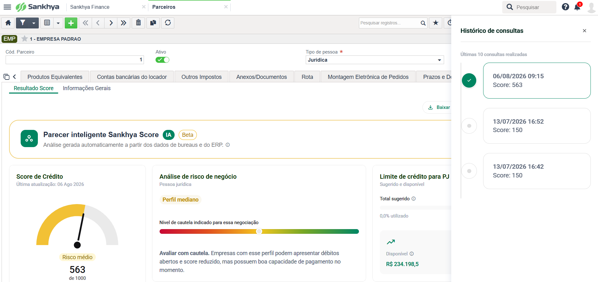 Painel de Histórico de consultas aberto, com a lista das últimas consultas e a marcação verde na mais recente. Captura: 08/2026